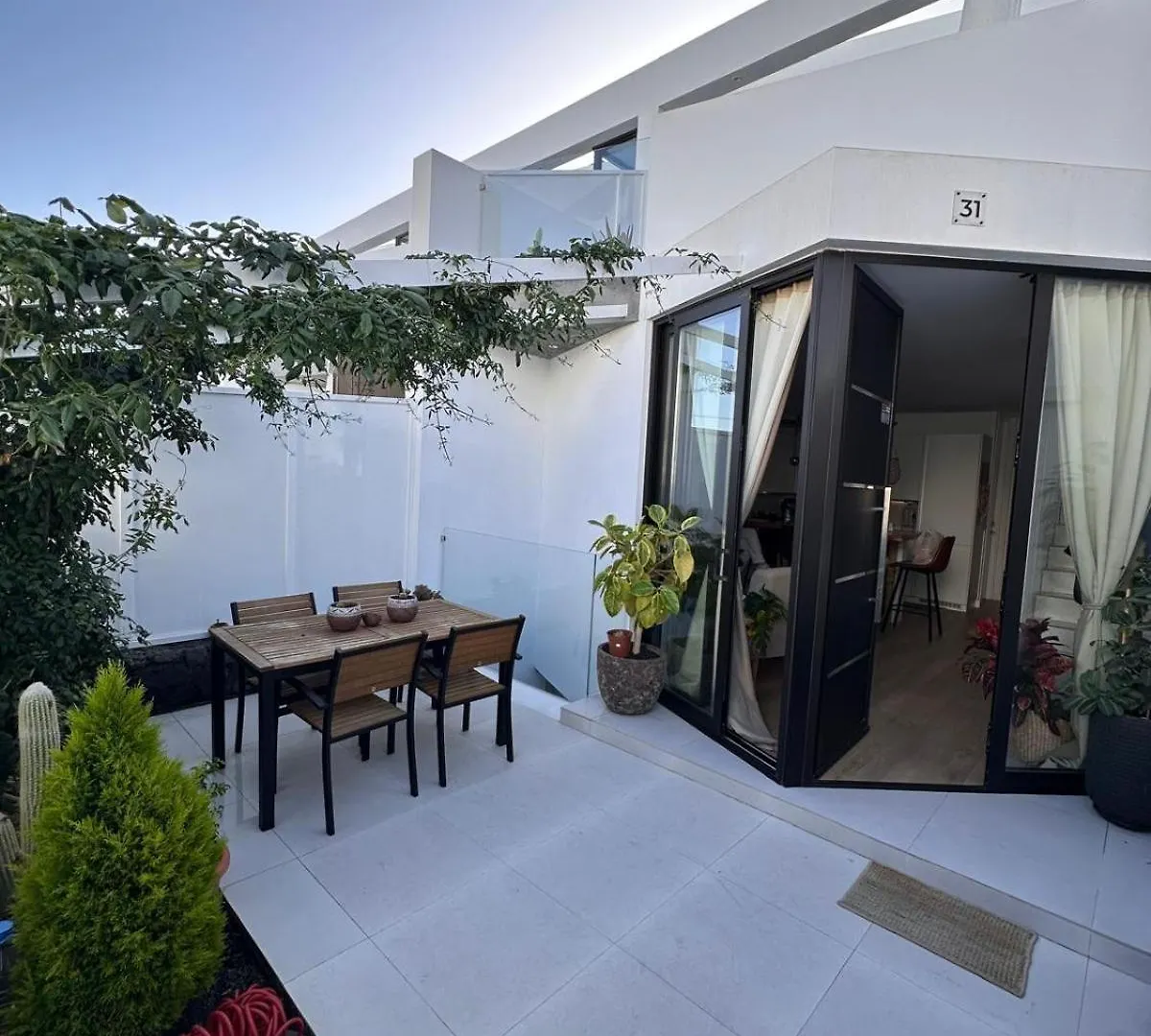 Albergue Papa Tote Deluxe Playa Honda  Hostal Playa Honda (Lanzarote)